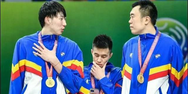 图片报表示一份顶级合同对于吉拉西而言十分有吸引力，球员梦想去英超踢球，包括曼联、纽卡、西汉姆联都在关注他，此外德甲的多特也有意吉拉西。